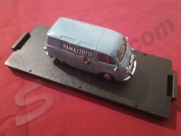 Automodello 1:43 marca Giocher - Fiat 600 Coriasco versione Ramazzotti