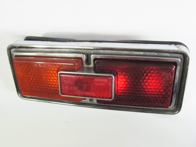 Fanale posteriore sinistro usato Fiat 124 Special 1^ serie (-'70) - Cromatura difettata