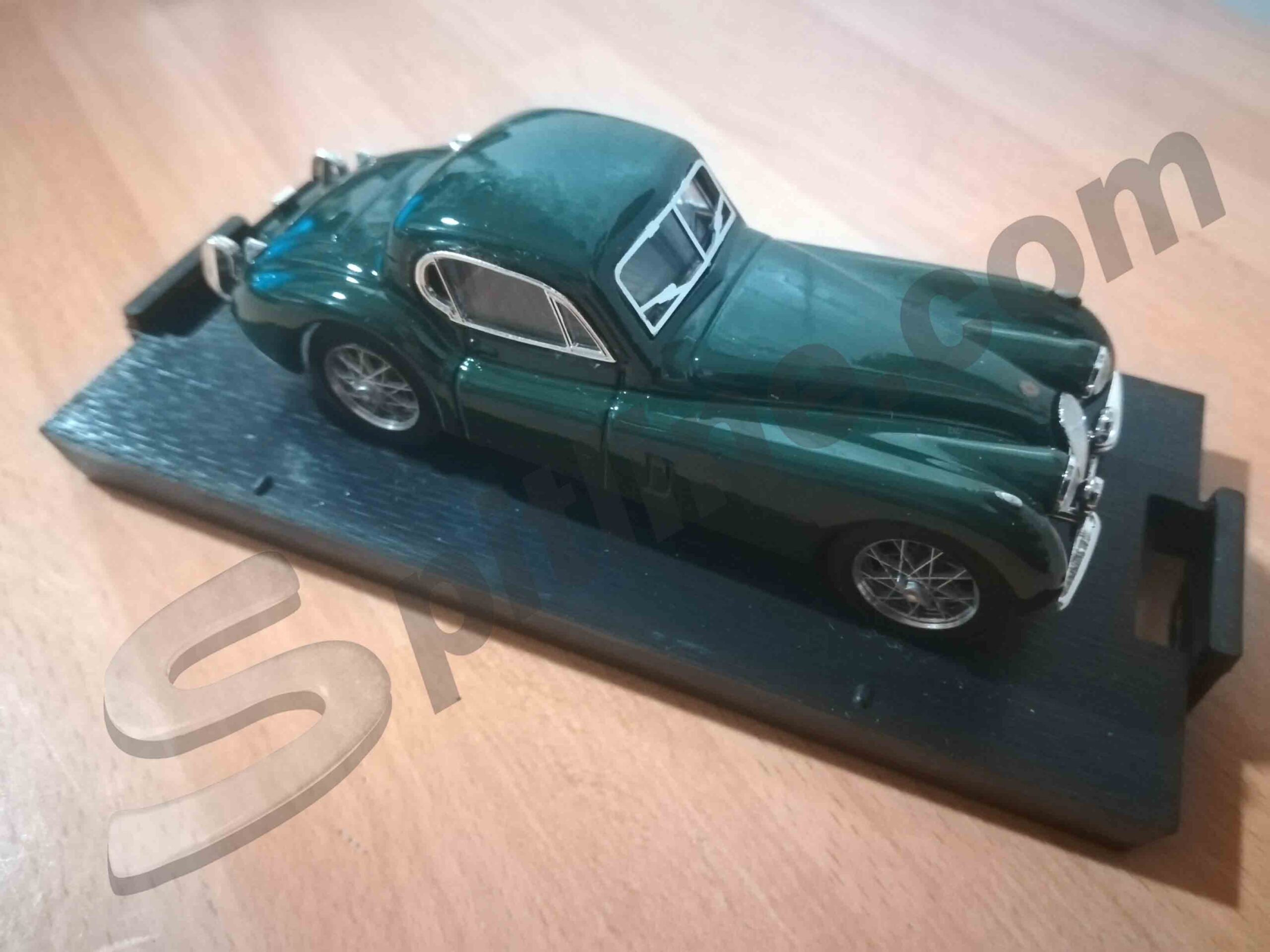 Automodello 1:43 marca Brumm - Jaguar XK120 Coupé 1948 color verde inglese