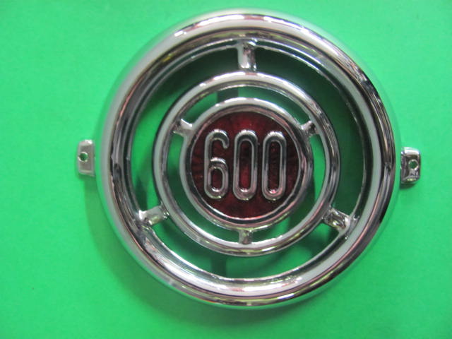 Fregio in metallo per calandra anteriore Fiat 600
