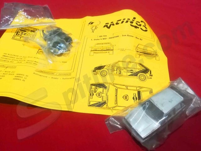Kit di montaggio automodello 1:43 marca Racing43 - Lancia Delta 4WD Martini (modello 1987 San Remo - Edizione limitata)