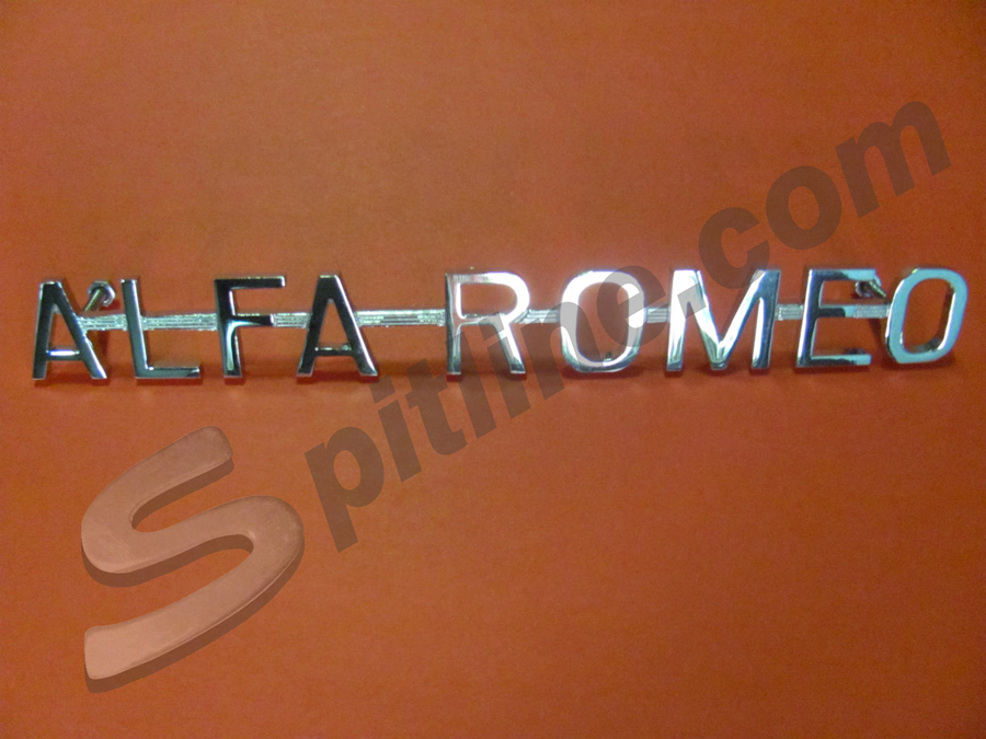 Scritta Alfa Romeo in metallo cromato per Alfa Romeo Giulia